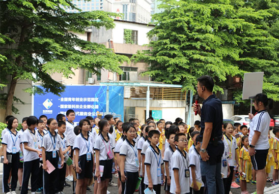 东城第一中学、东城初级中学科普参观学习活动-1.jpg